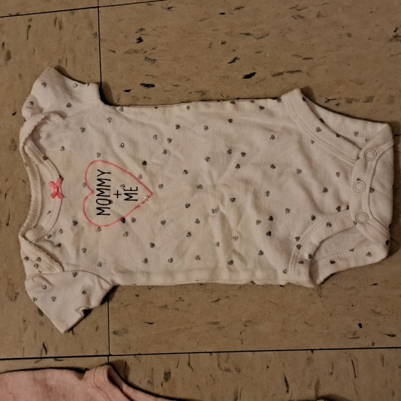 3 pack of Carter's Newborn onsies baby girl - Picture 2 of 5